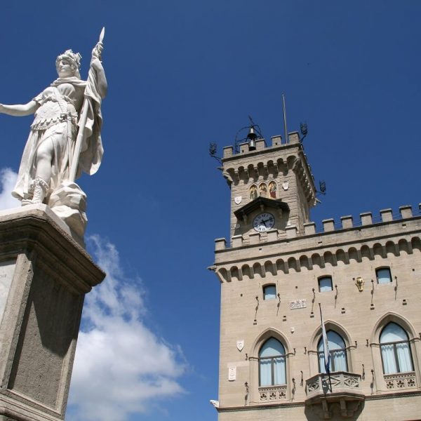 Palazzo Pubblico e Statua della Libertà 03 - ph Goffredo Taddei (1)